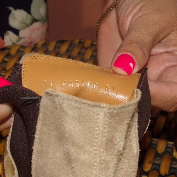 Saint Laurent Wyatt Chelsea Boot in Tobacco Suede. Size 41 8 M - Picture 10 of 13